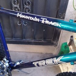 BIKE TREK MOUNTAIN TRACK TIRES SIZE 26 READY FOR RIDE 