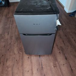 Hisense Mini Fridge/Freezer