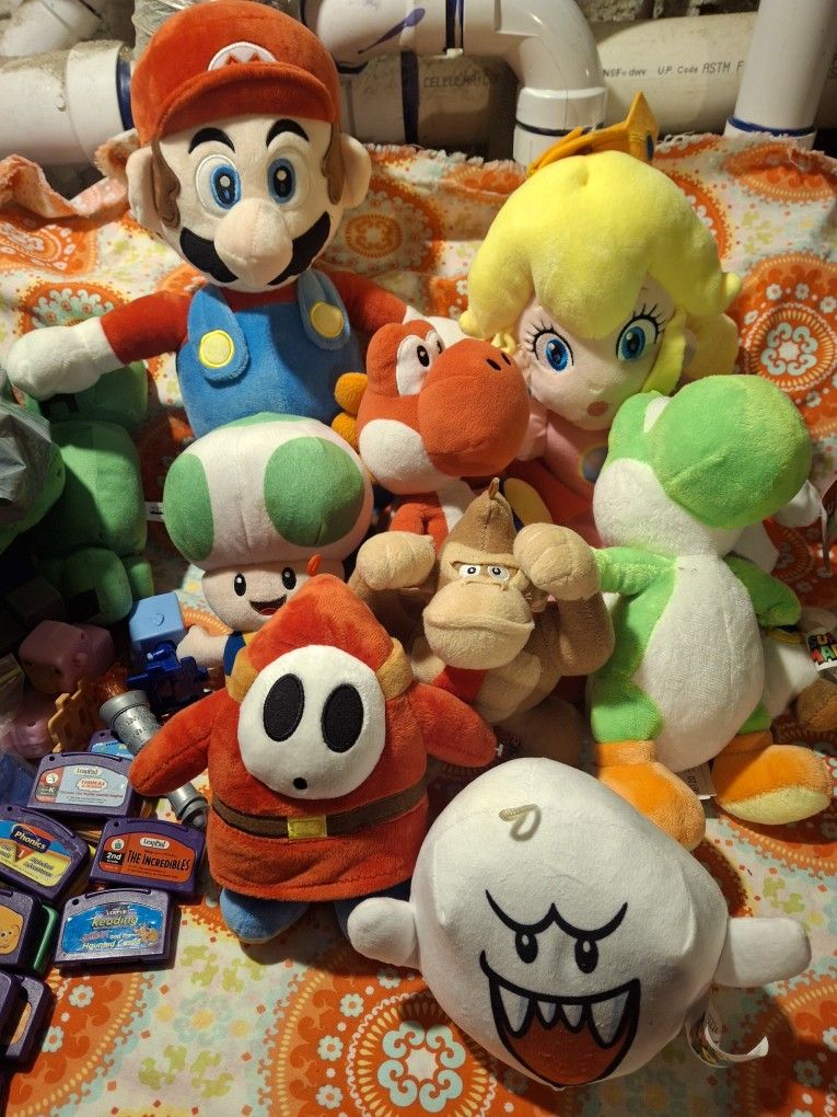 MARIO & FRIENDS PLUSH