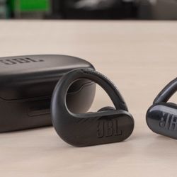 Wireless JBL PEAK 2 Earbuds