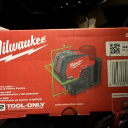 Milwaukee M12 Green 125ft Cross Line And Plumb Point Laser Level