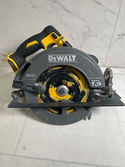 DeWalt DCS578 60V Max FlexVolt 7-1/4" Brushless Circular Saw (A1G011613)