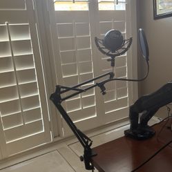 blue Snowball & Mic Stand 