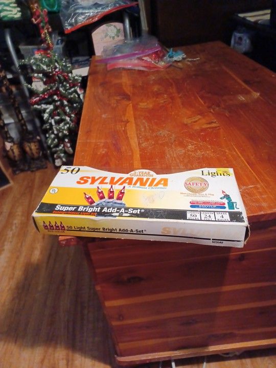 Vtg. 50 Sylvania Red Lights