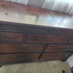 Free Dresser 