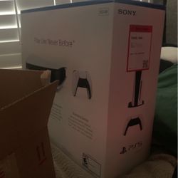 PlayStation 5 disk Sony edition in hand