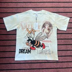 Streetwear Graphic Cream Bee Tee