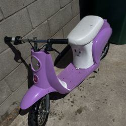 RAZOR MOPED