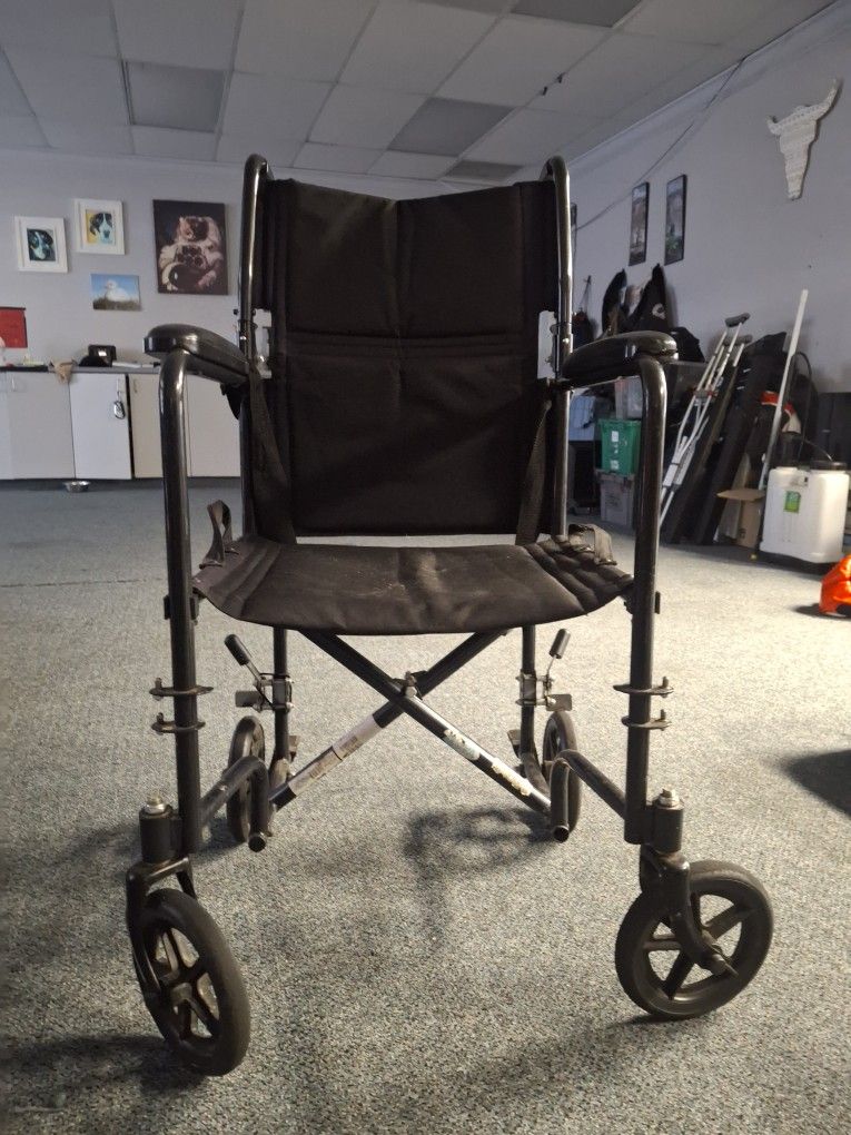 Nova 19" Adult Wheelchair