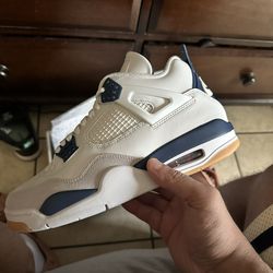 Air Jordan 4 Navy Sb