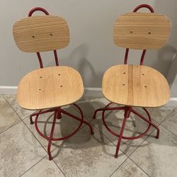 Bar Stool Swivels  360 Degrees 