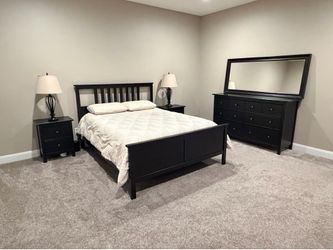 Queen Bedroom Set