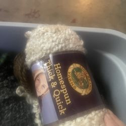 Tote Of Really Nice Yarn  Home Spun Thick N Quick Yarn