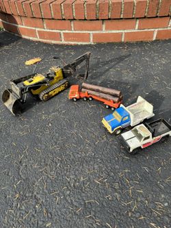 Tonka Toy Trucks, Excavator & Kia Yip Log Truck 
