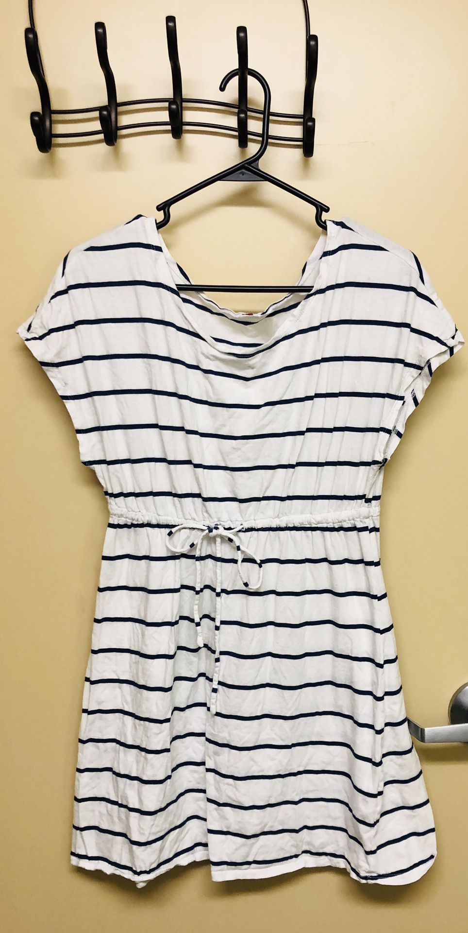 White with navy blue stripes casual dress (size medium)