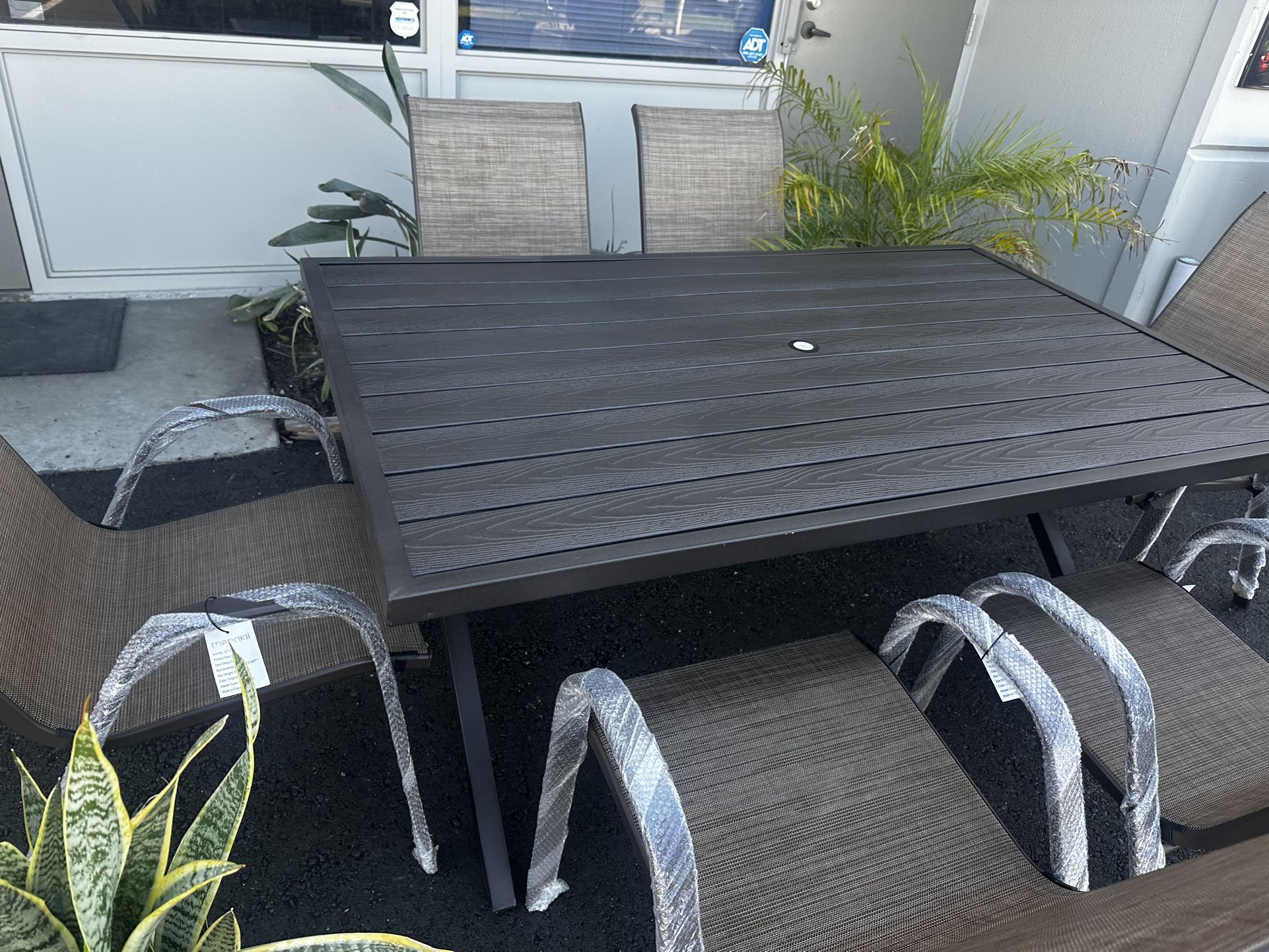7 pcs brand new patio table set