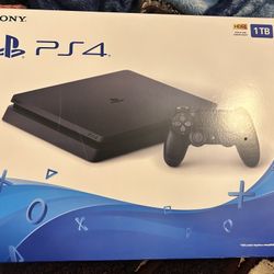 PS4  Consola And Games (Included 8 Games  ) 