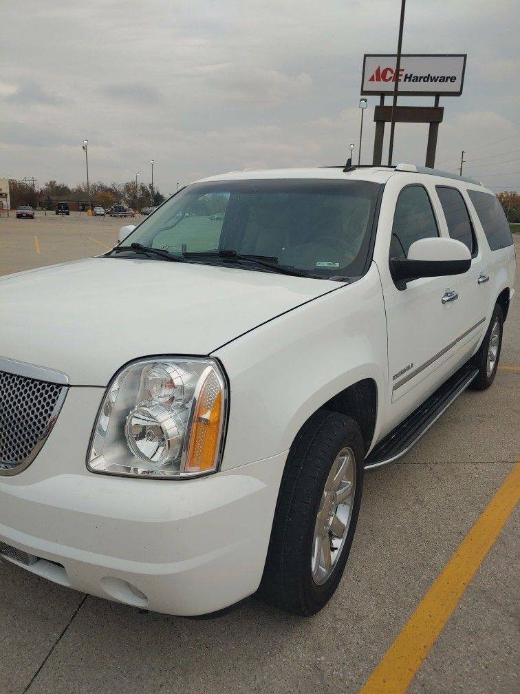 2011 GMC Yukon Denali