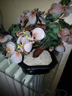 Oriental glass flower piece