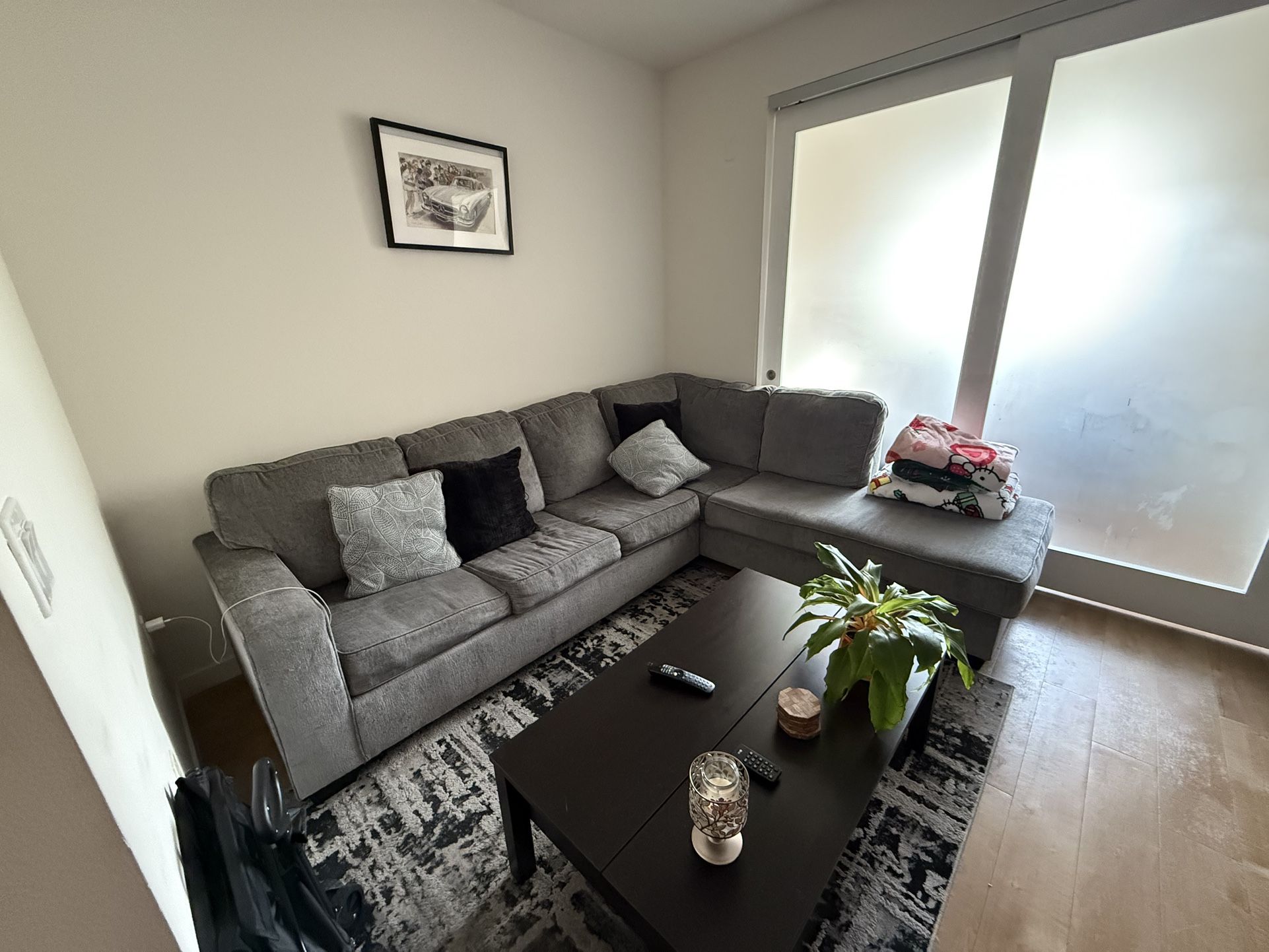 Altari 2-Piece Sleeper Sectional