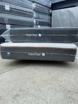 BRAND NEW  Nectar 4.0 Memory Foam  ✅ Medium firmness  ✅ 13 inch thickness  ✅ Trusted retailer  QUEEN mattress only $399 Mattress and box spring $450