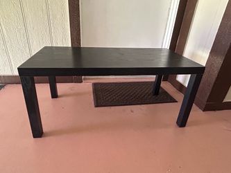 Modern Black Coffee Table – Excellent Condition