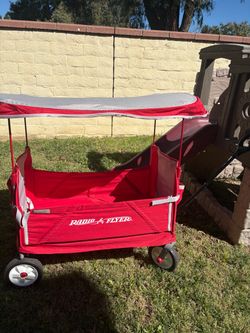 Radio Flyer Folding Wagon with Canopy