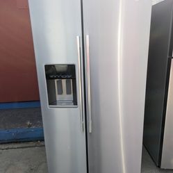 Refrigerator New Open Box