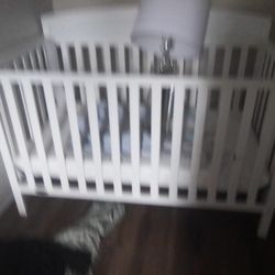 Gracio crib brand new