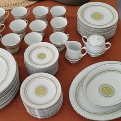 Noritake China Dish Set