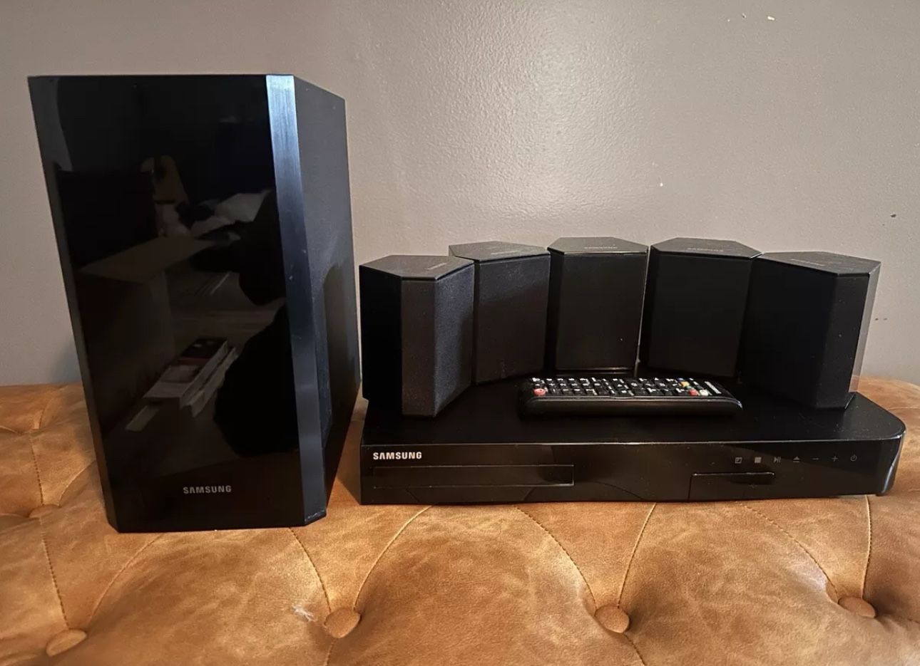 Samsung HT-J4500 Receiver 3D Blu-ray DVD Player Bluetooth All Wires Included