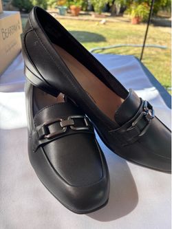 Ladies Clark’s new size 11 Juliet echo in black leather