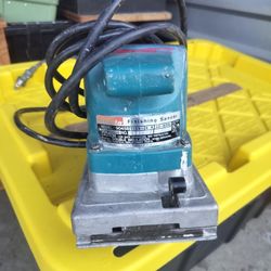 Makita Finishing Sander