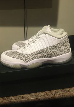 Brand New Air Jordan retro 11 low Colbalt size 12 with original box