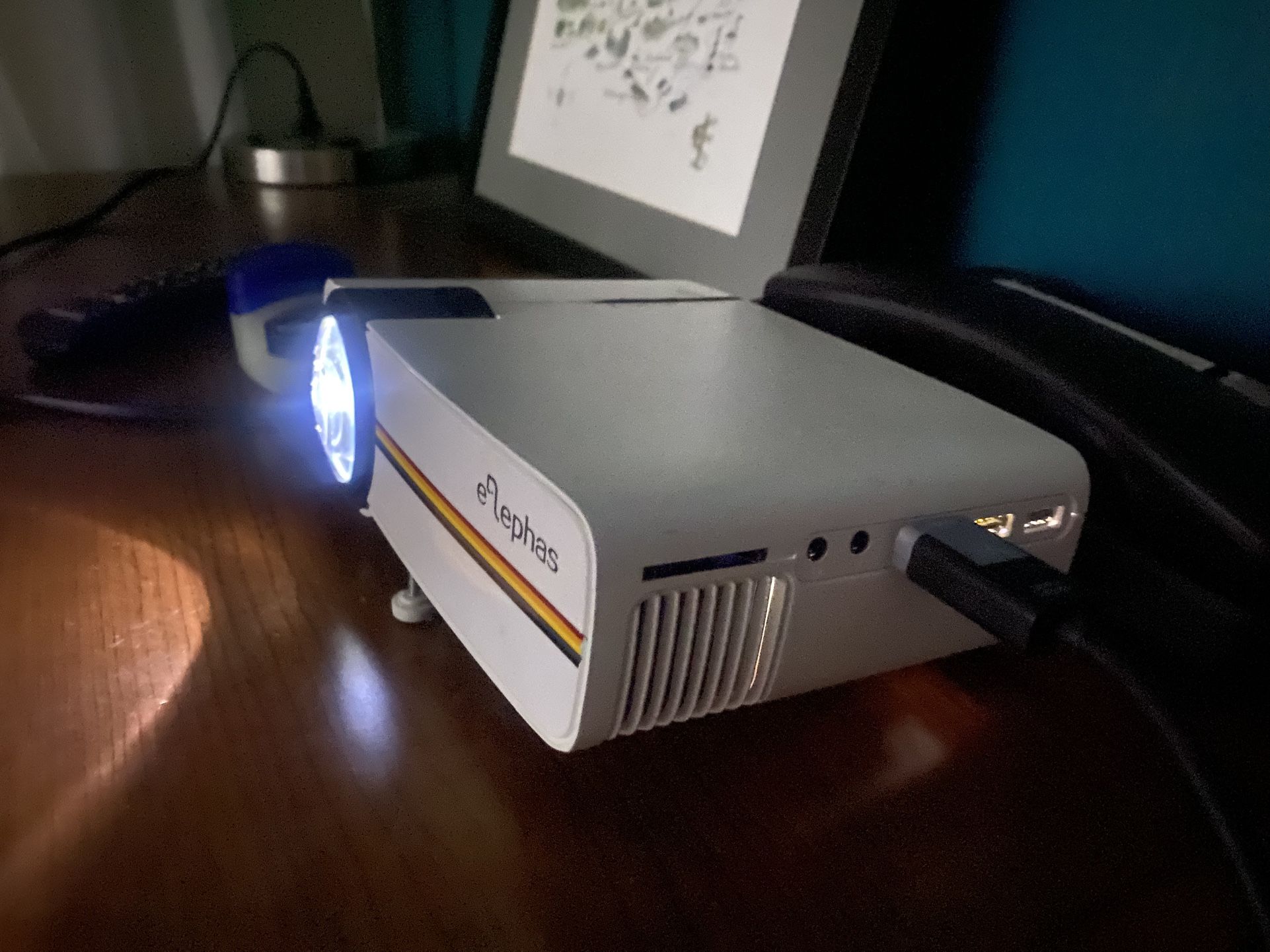PROJECTOR
