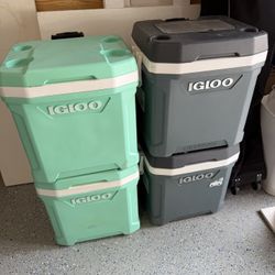 Used Igloo Coolers 60 Qt With Wheels And Retractable Handle 