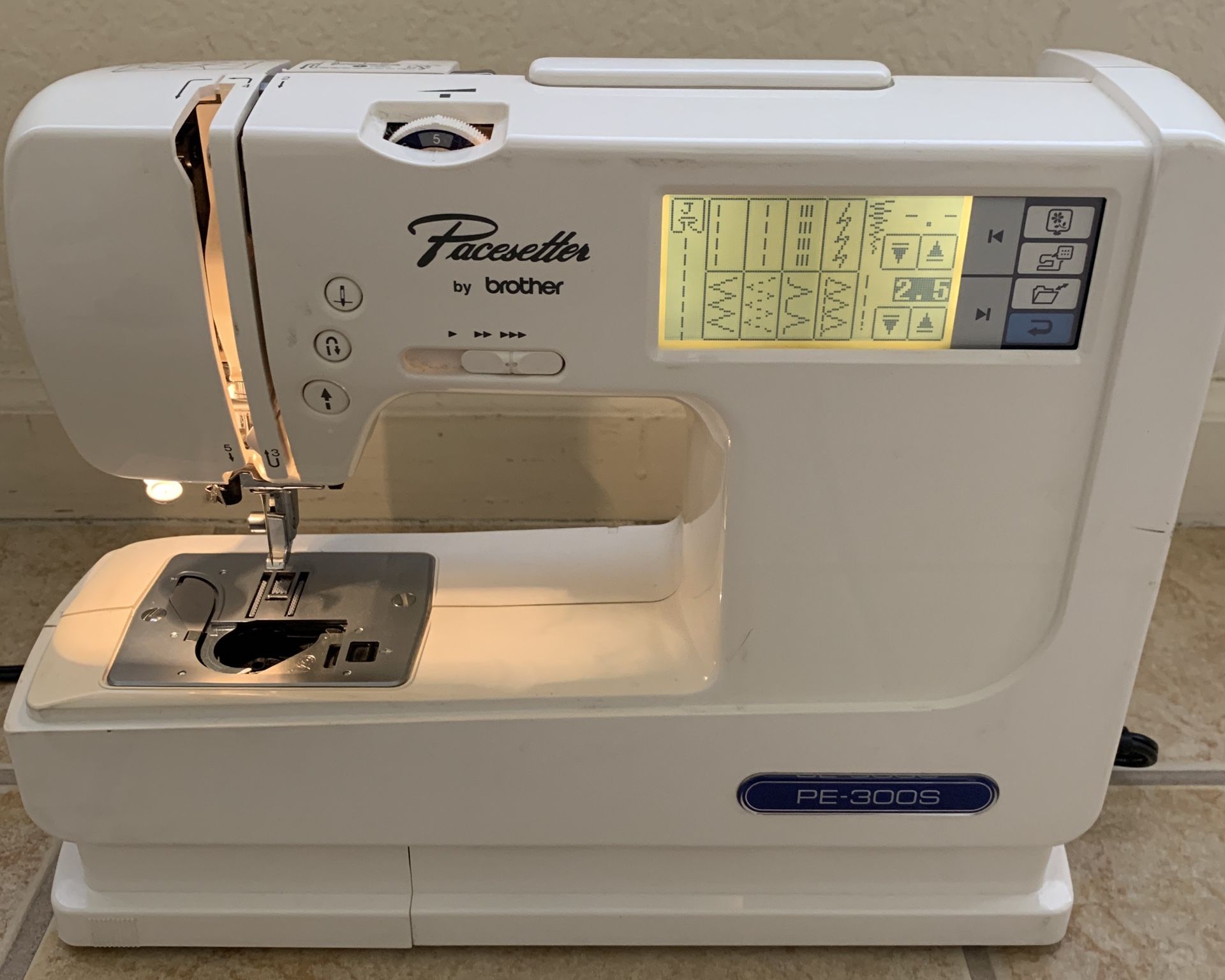 BROTHER Pacesetter PE300S Complete Touch Screen Embroidery Sewing