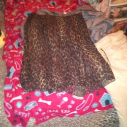 Women's 42-in Waist Leopard Skirt
