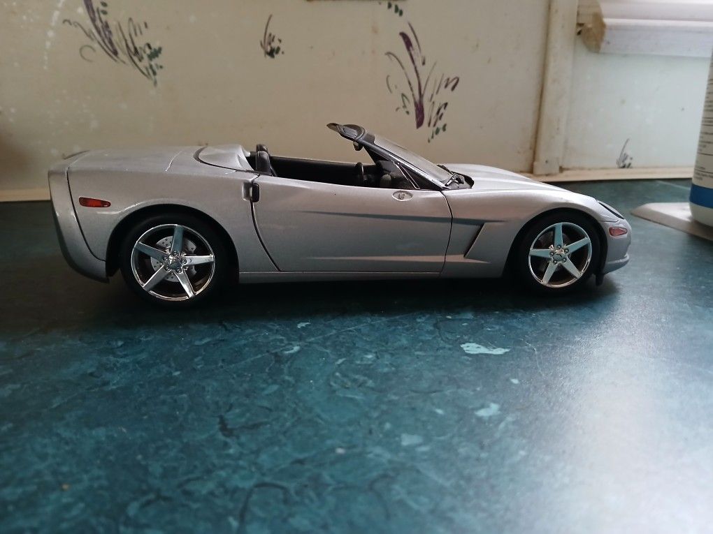 Toy Die-Cast 1:18 Car