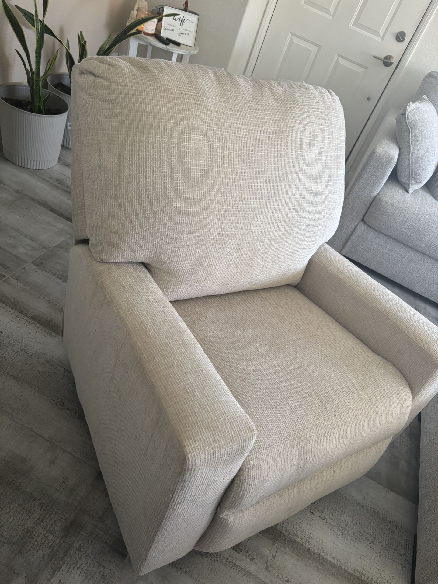 Brand New Recliner Chair – From Ashley Furniture