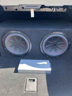 Comp R Kicker Subwoofers and Amp