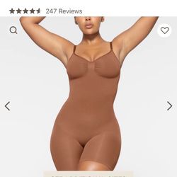 Skims Seamless Sculpt Mid Thigh Bodysuit 