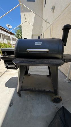 Pit boss smoker