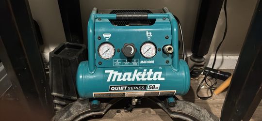 Makita super quiet air compressor used once