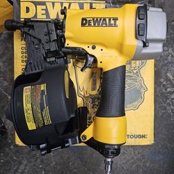 Dewalt 15 GAUGE SIDING NAILER - Pneumatic 15-Degree Coil Siding Nailer

