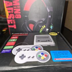 Game Consol Woth Head Set