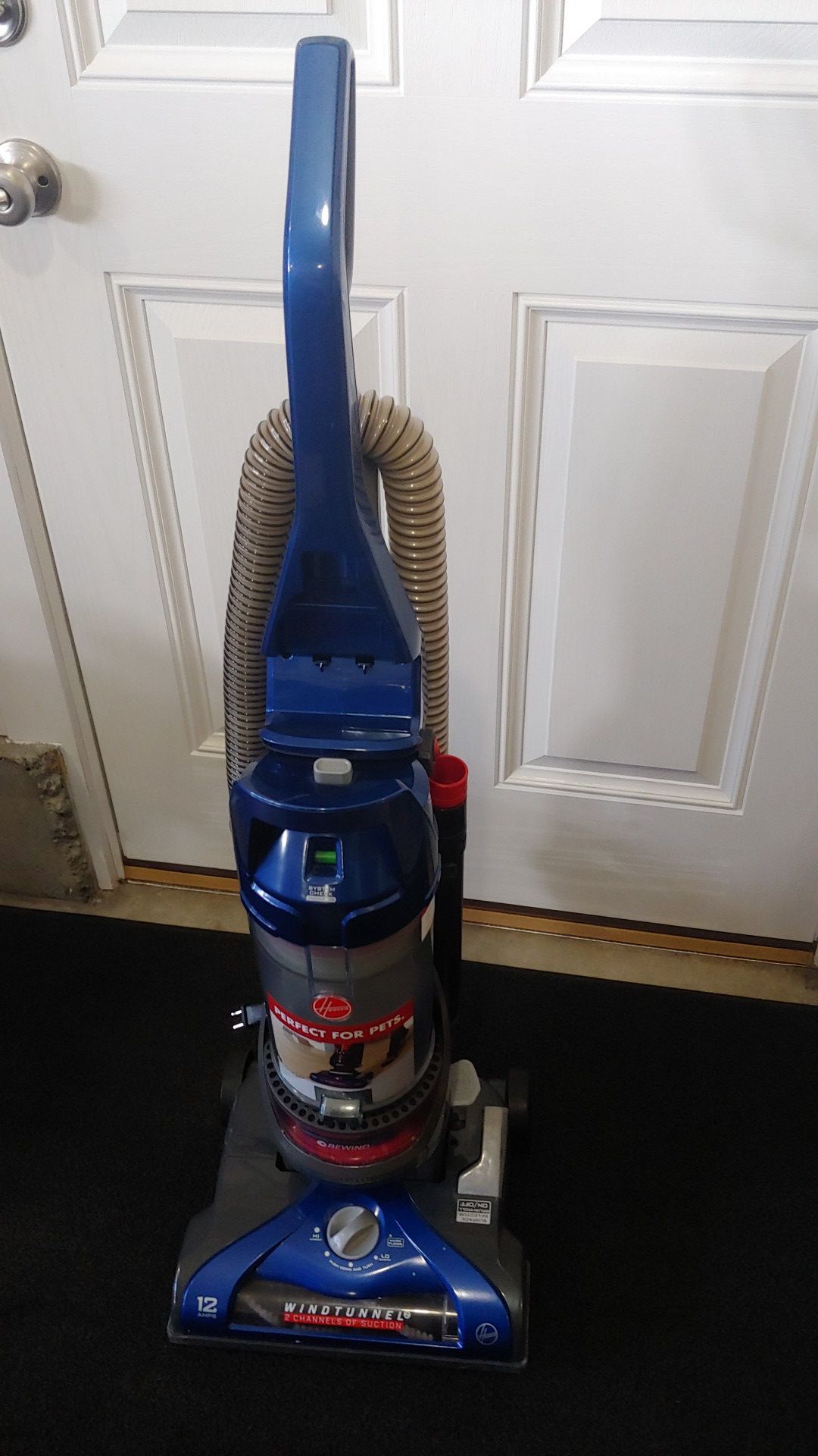 Like new condition wind tunnel Hoover vacuum