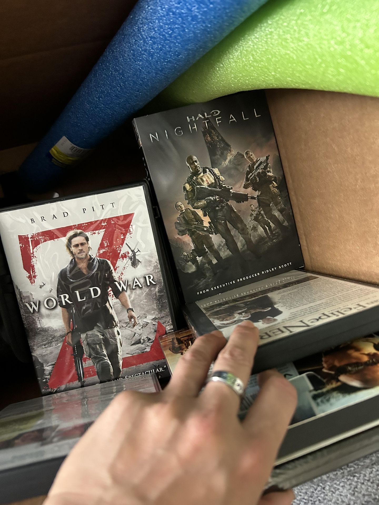 DVDS MANY