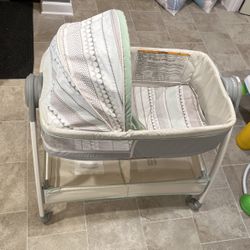 Crib/ Changing Table