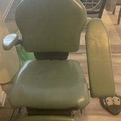 Midmark 419 Surgical Dental Chair / Tattoo Chair 